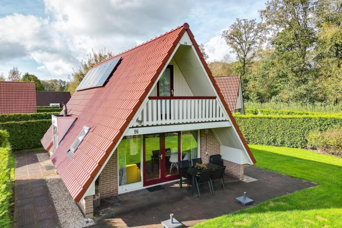 Kleine Zanglijster I Prachtig Huisje Nabij Bosrand Zwiggelte Екстериор снимка
